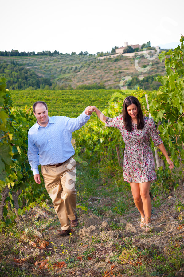 Engagement photo session in Tuscany Italy.