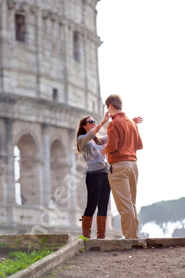 Woman surprised by the wedding vow proposal secretly photographed in Rome