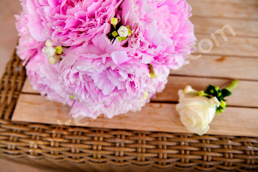 The bride's bouquet and the groom's buttonhole flower 