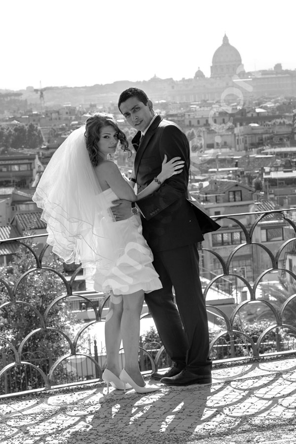 Black and white wedding photography taken by Parco del Pincio 