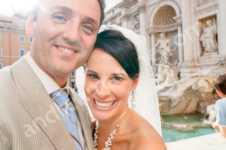 Newlyweds during the photography session at Fontana di Trevi