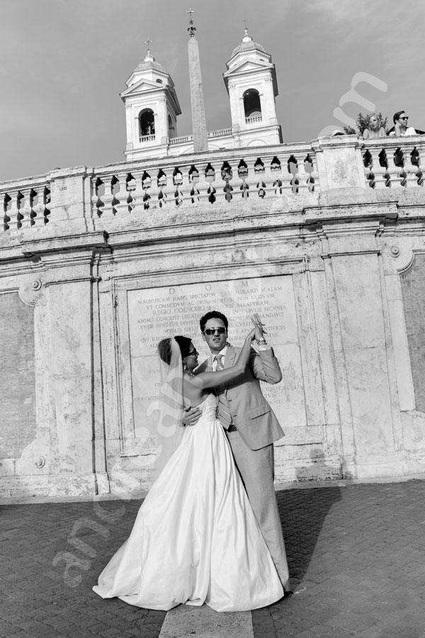 Dancing in black and white in Piazza di Spagna