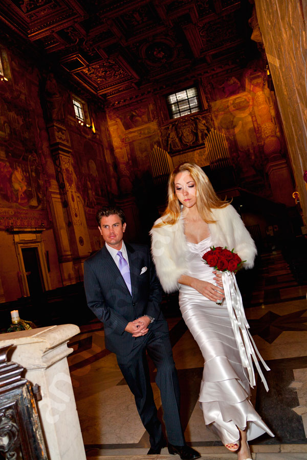 Newlyweds entering Chiesa Santa Maria Susanna