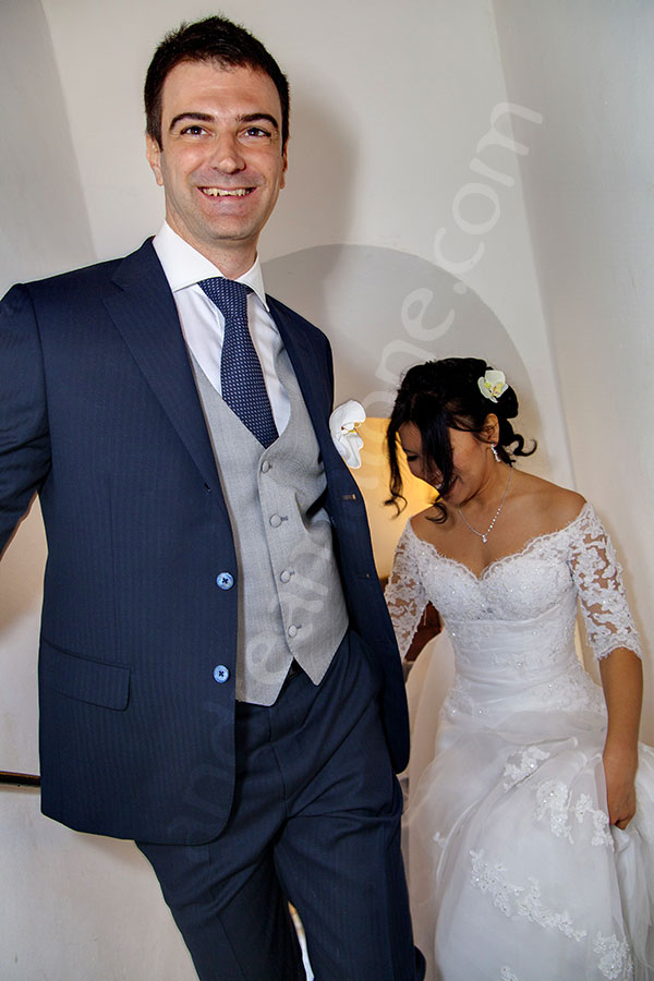 newlyweds enter the dining hall 