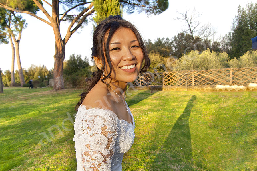 Bridal portrait in the sun 