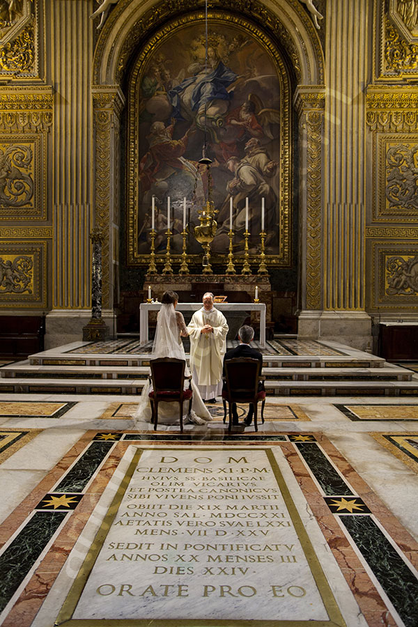 Wedding photographer renewal in the Vatican city