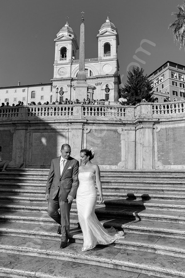 Walking down the Spanish steps in scalinata Piazza di Spagna