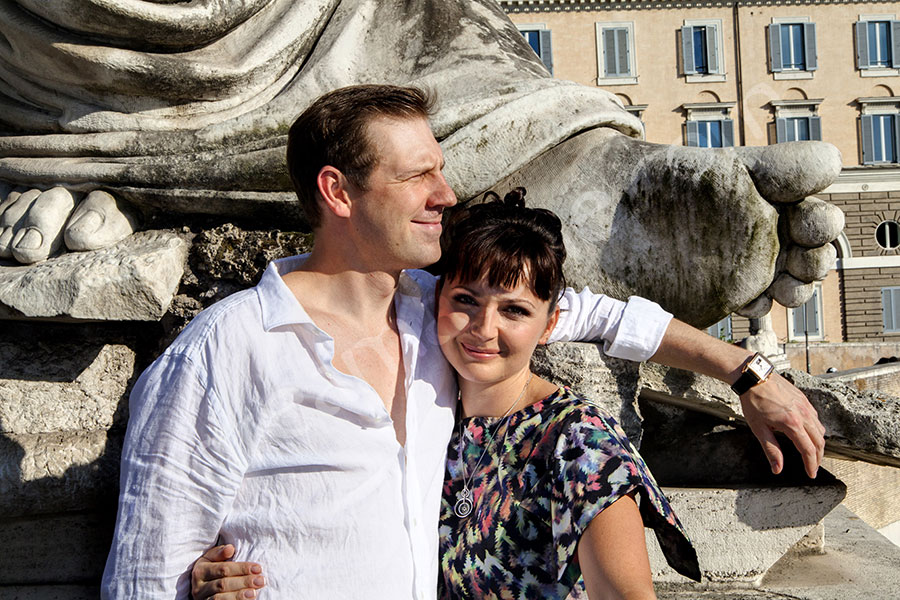 Portrait of a couple at Piazza del Popolo 