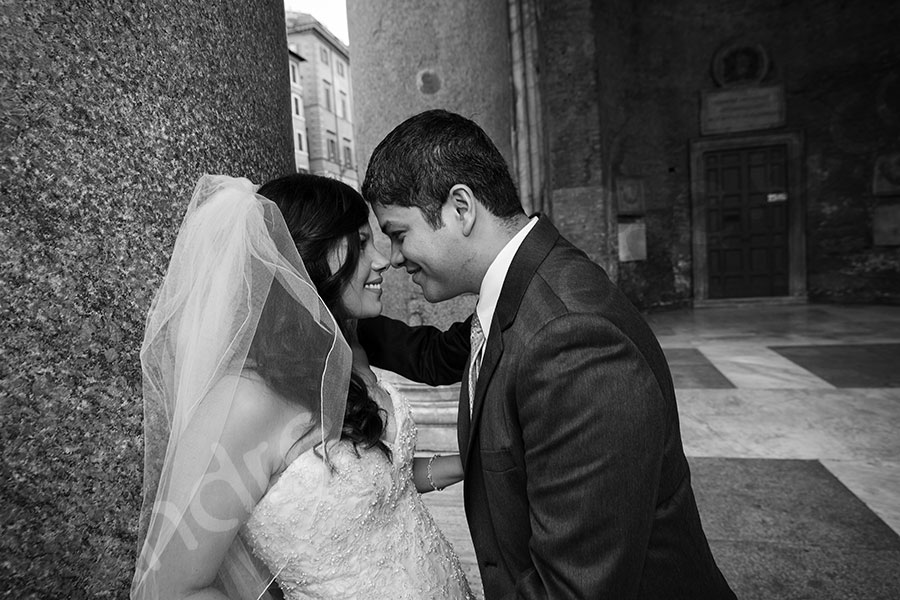 Newlyweds at the Pantheon black and white version.