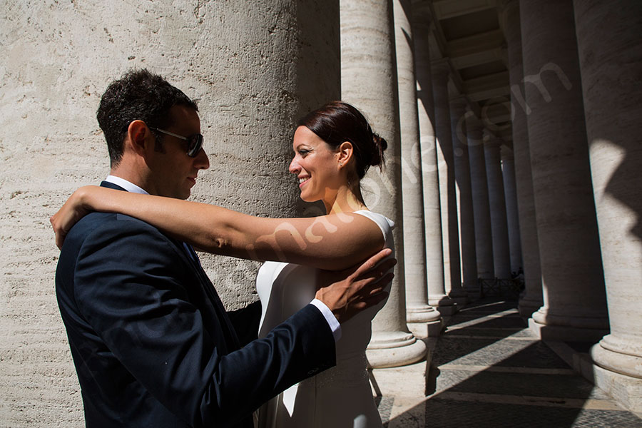 Photography in between columns in Saint Peter's.