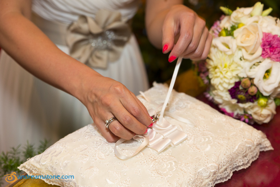 Bride prepares the wedding rings
