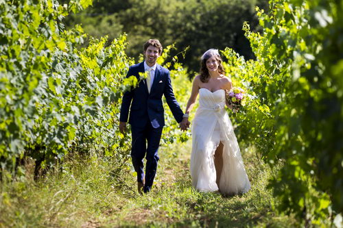 Wedding couple in the Tuscan countryside