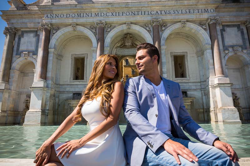 Lifestyle photography session at the Gianicolo water fountain