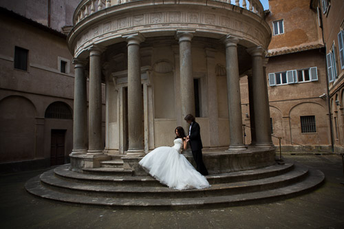 Wedding photography. Chiostro. Rome Italy.