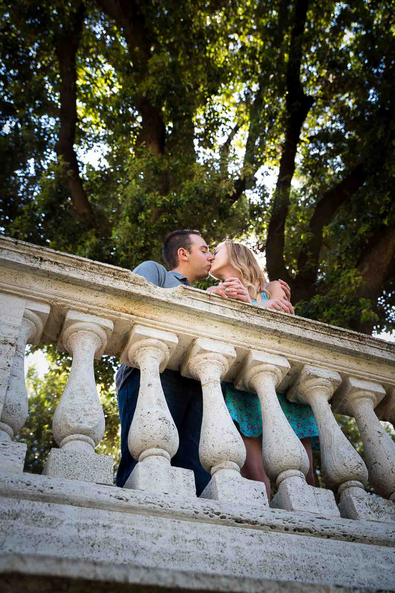 Romantically in love in Rome during an e-session at Pincio park.