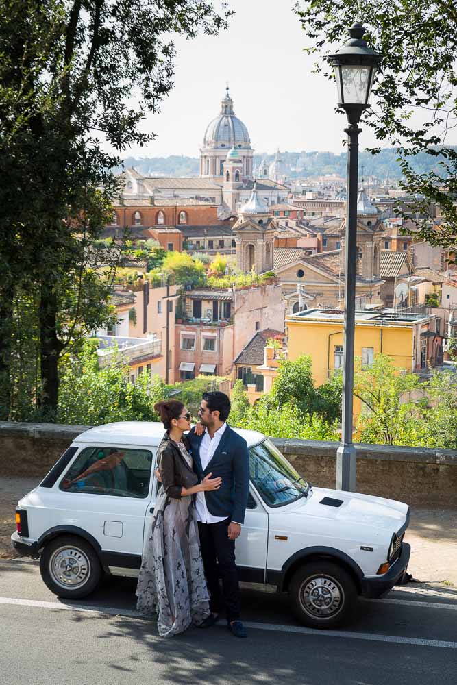 Car innocenti photo session with the city in the background.