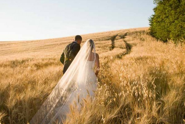 Destination wedding photographer in Tuscany. Picture by Andrea Matone.