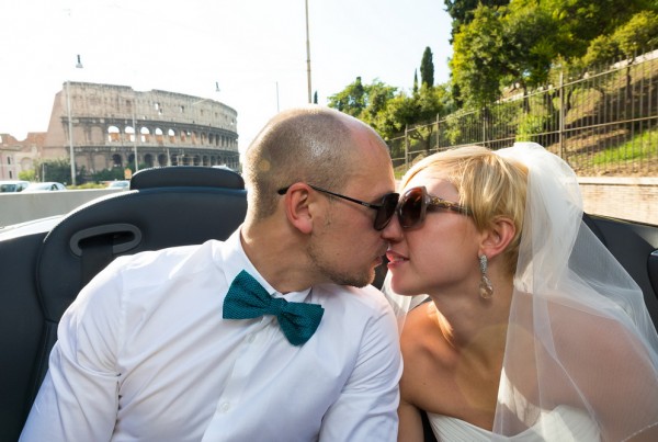 Wedding photography at the Colosseum in Rome Italy.