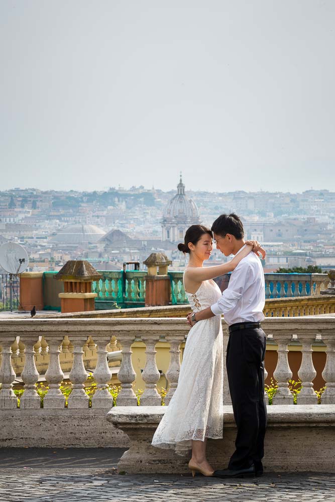 In love in Rome. Couple posing for a honeymoon photography session