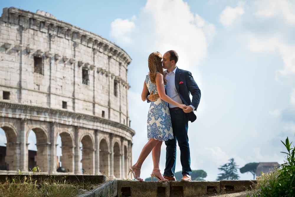 Love story e-session photo shoot by the Colosseum