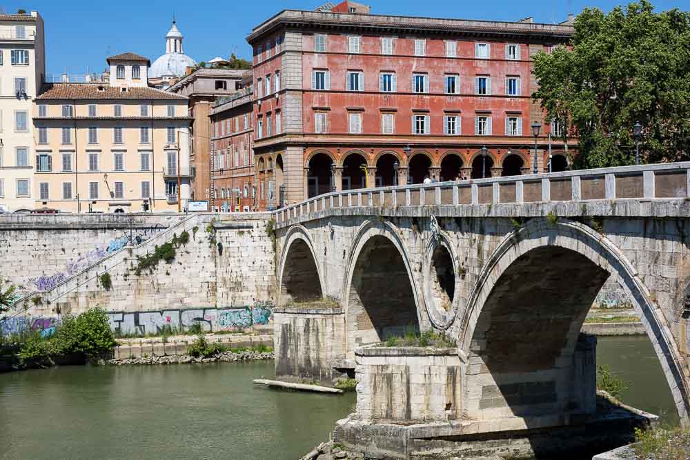 Ponte Sisto leading into ancient Rome