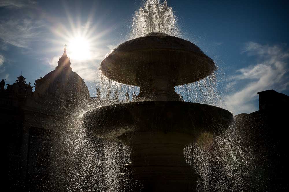 San Peter square water fountain