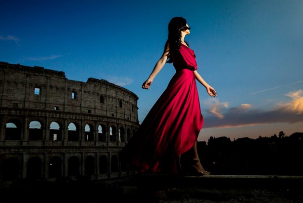 Red vs blue hour. Picture by Engagement Wedding Photographer Andrea Matone. Rome, Italy.