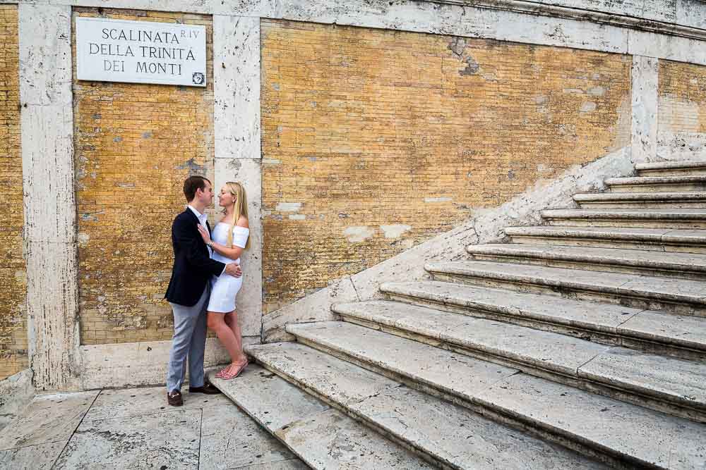 Photo shoot on the Spanish steps engagement session in Rome