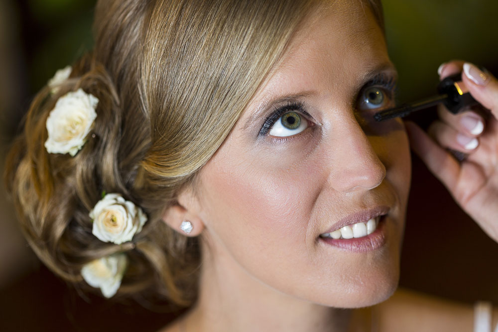 Bride close up make up session final touches