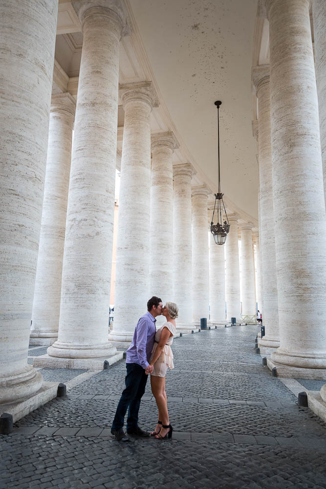 Kissing under the columns