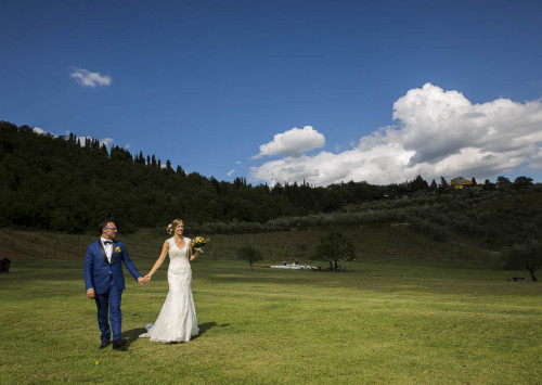 Countryside wedding photography in Tuscany near Florence.