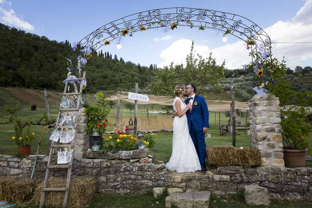 Bride and groom portrait picture at a typical farmhouse in Tuscany Wedding Italy