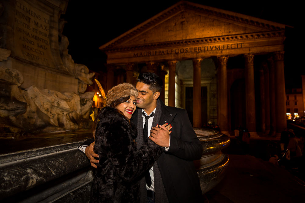 Romance at the Roman Pantheon with a couple in love