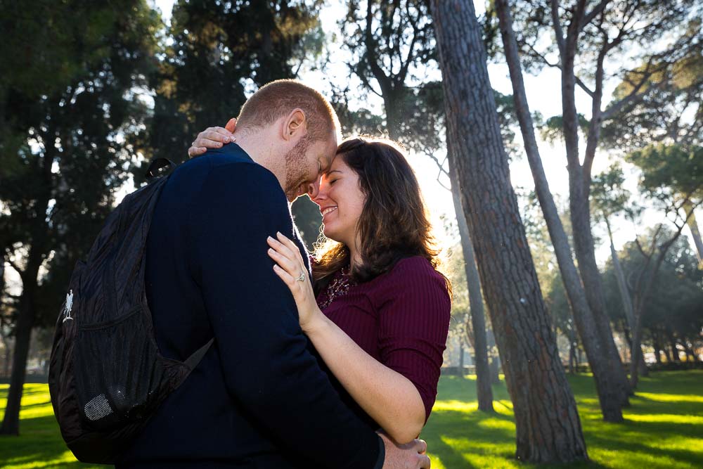 Kissing at sunset in am Italian park