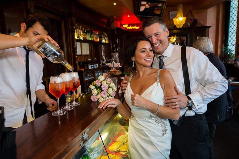 Marriage photo session in a bar