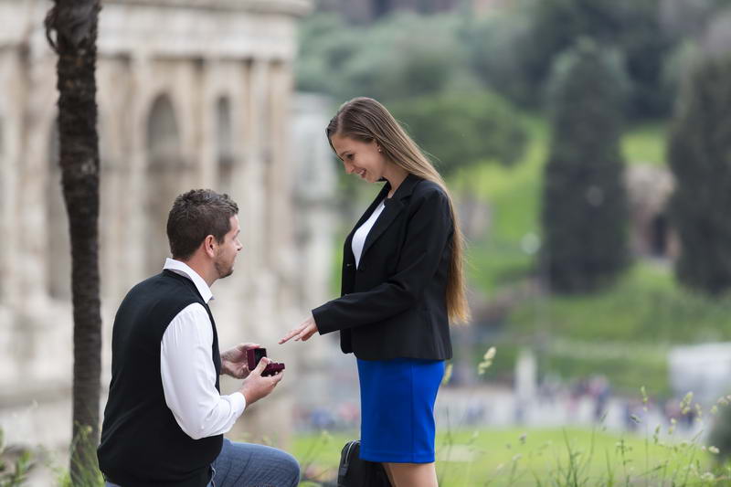 Asking for marriage in the ancient roman city