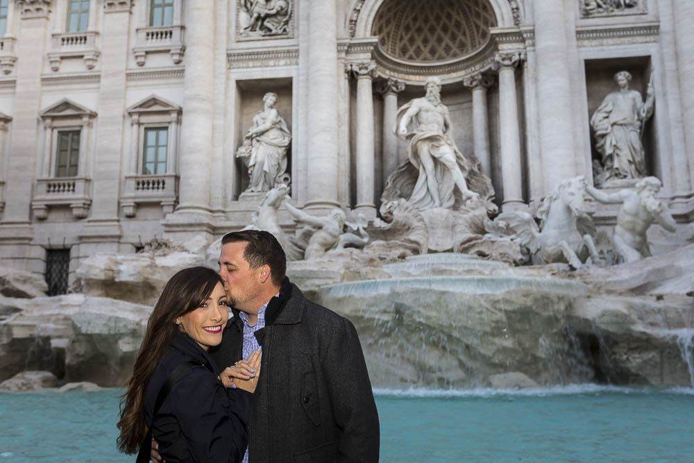 Couple photoshoot portrait at the trevi fountain