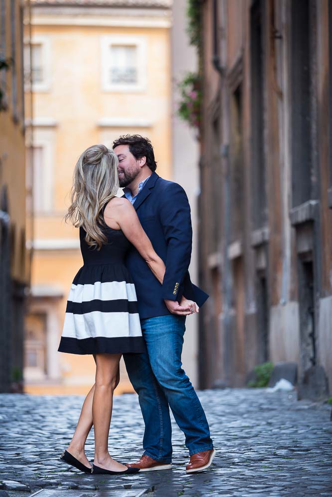 Roman alleyways couple photo session