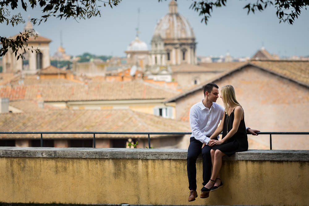 In love in Rome engagement session