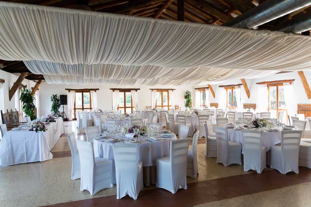 Reception hall before the dinner. Wedding at Borgo di Tragliata