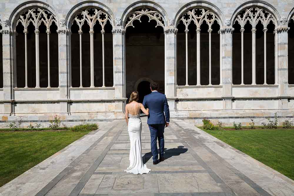 Camposanto baptistery photo session with the newlywed couple