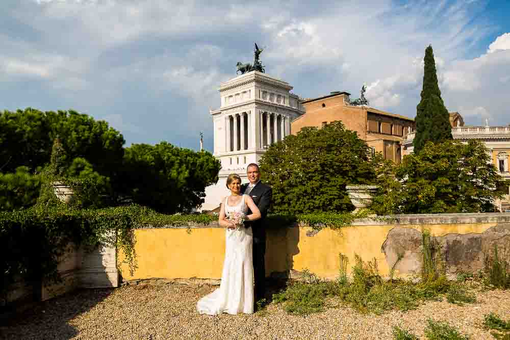 Portrait picture with Vittoriano monument in the background