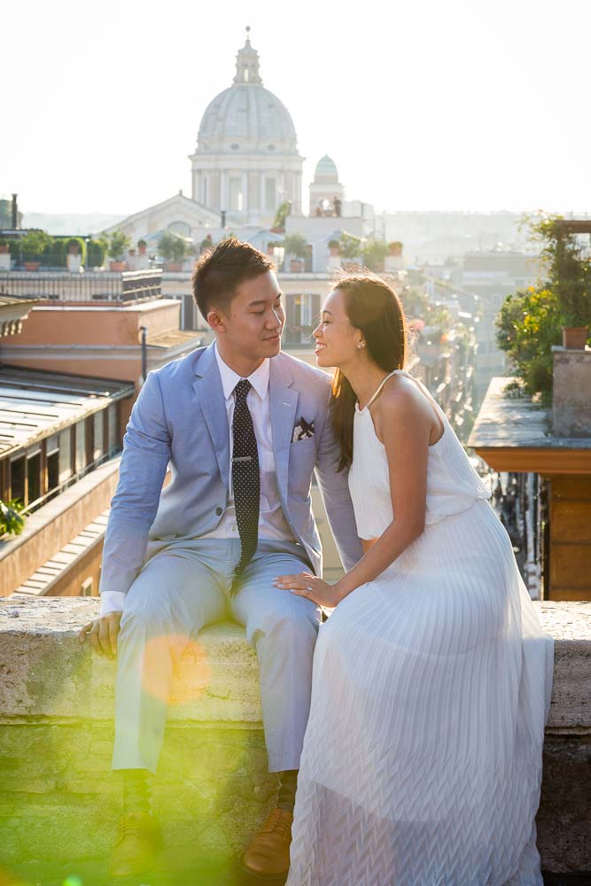 Romantic photo shoot taking pictures in the streets of Rome