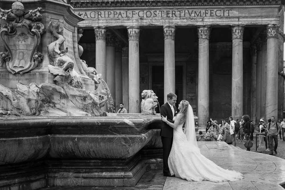 Matrimonial pictures at the Roman Pantheon