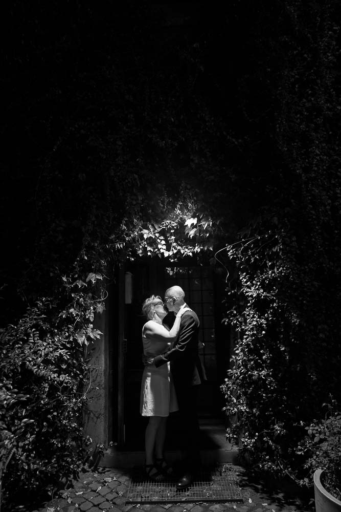 B&w honeymoon photo shoot at night