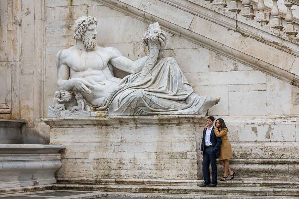 Statue fiancee portrait by a white marble statue