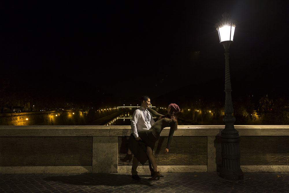 Bridge engagement picture over the Tiber river