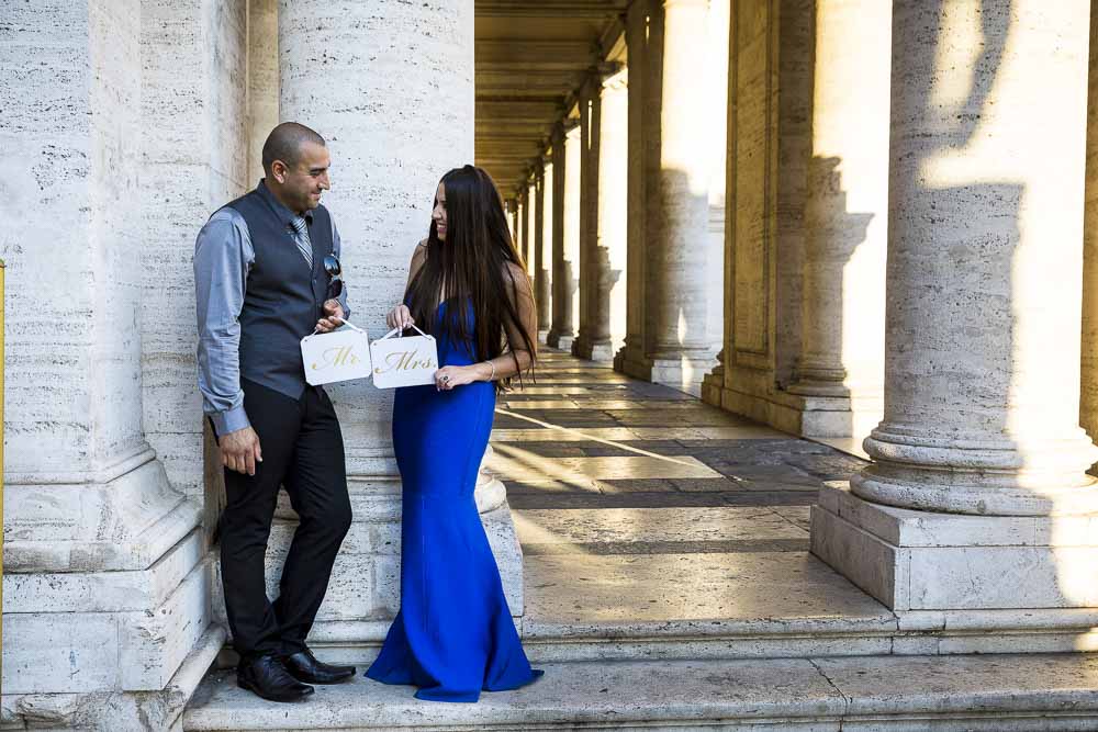 Mr and Mrs photo session under old columns