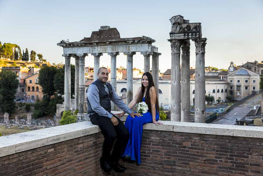 Sitting down imagery before ancient roman ruins