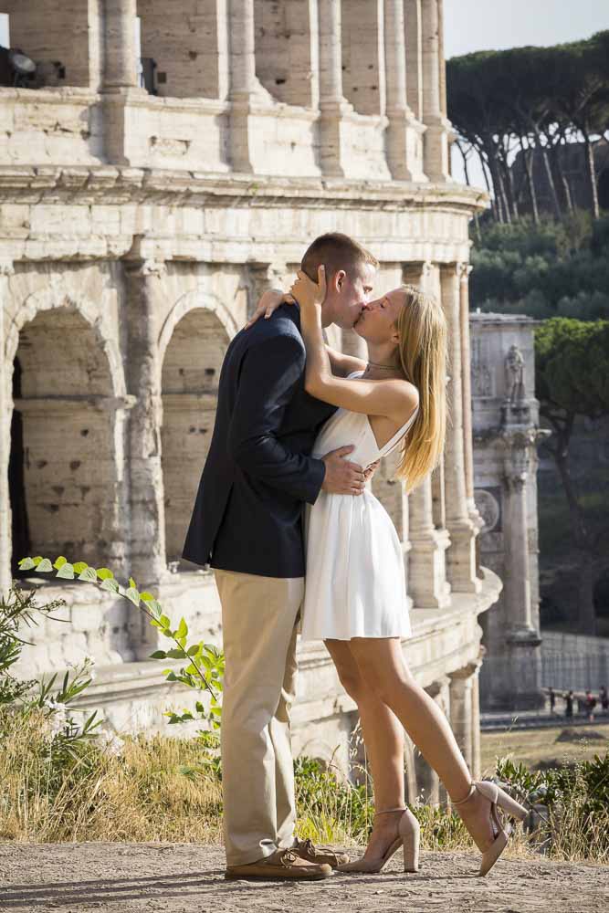 Romantic kiss at the Colosseum